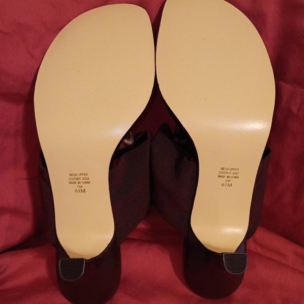 Ann Marino - Brown Thong-Toe Kitten Heel - Size 6.5 - Picture 7 of 10